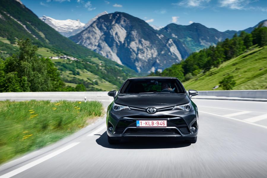  Toyota Avensis Sedan (T270) 2015 года  (фото 19 из 34)